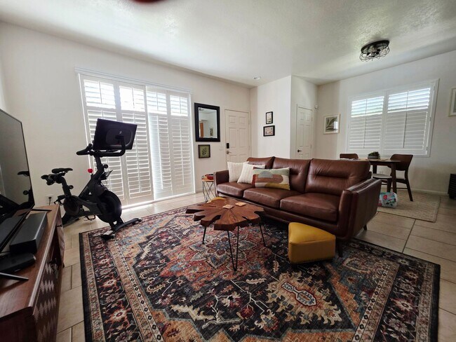 Building Photo - Comfortable Living in the Heart of Rancho Rose