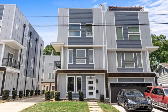 Building Photo - 208 Walnut Ave