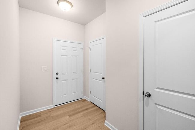 Building Photo - Beautiful Brand New 3 Bedroom 2.5 Bath Townhome in Hickory Glen!