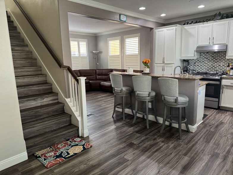 Building Photo - 1132 Ambrosia St