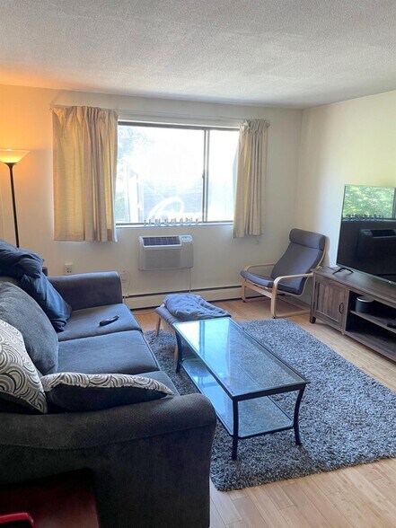 Building Photo - 11 Cameron Ave