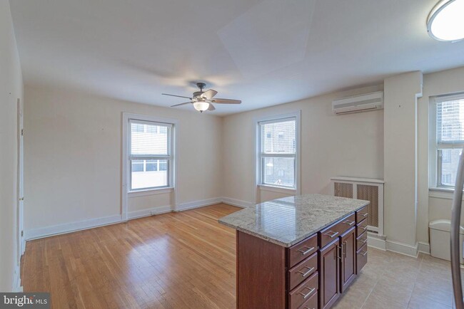 Building Photo - 1910 Kalorama Rd NW