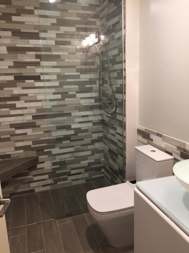 Building Photo - 7770 La Mirada Dr