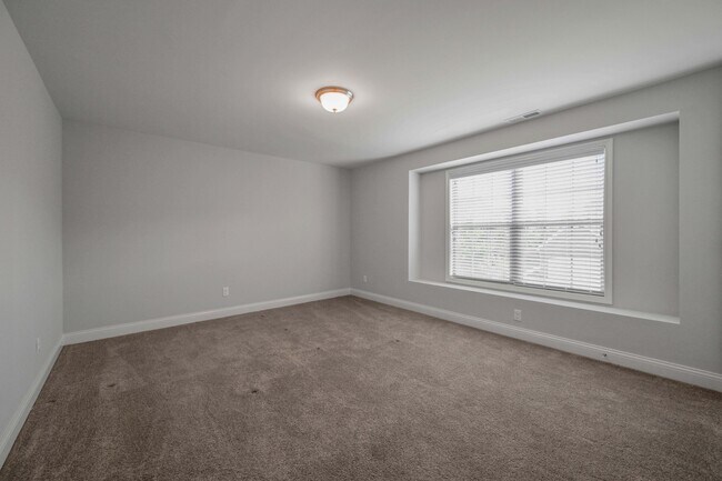 Building Photo - 4155 Sperling Dr