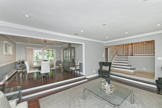 Building Photo - 2 Cherrywood Ln