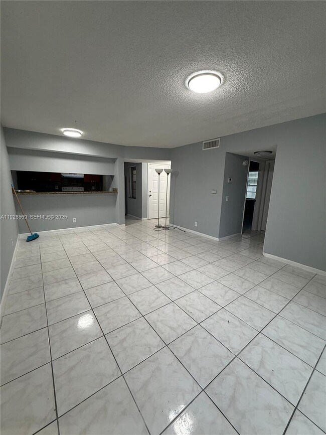 Building Photo - 11580 NW 43rd Ct