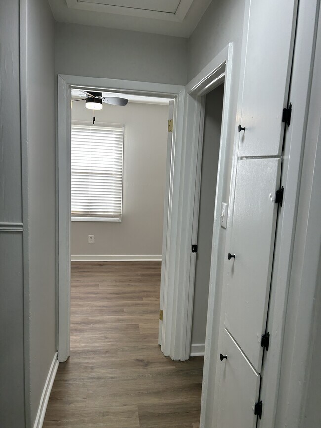 Building Photo - 702 62nd Ave N