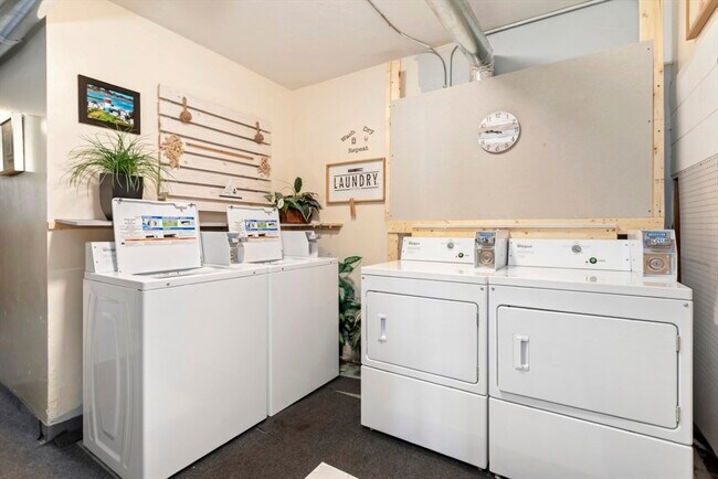 Building Photo - 222 Winthrop Shore Dr