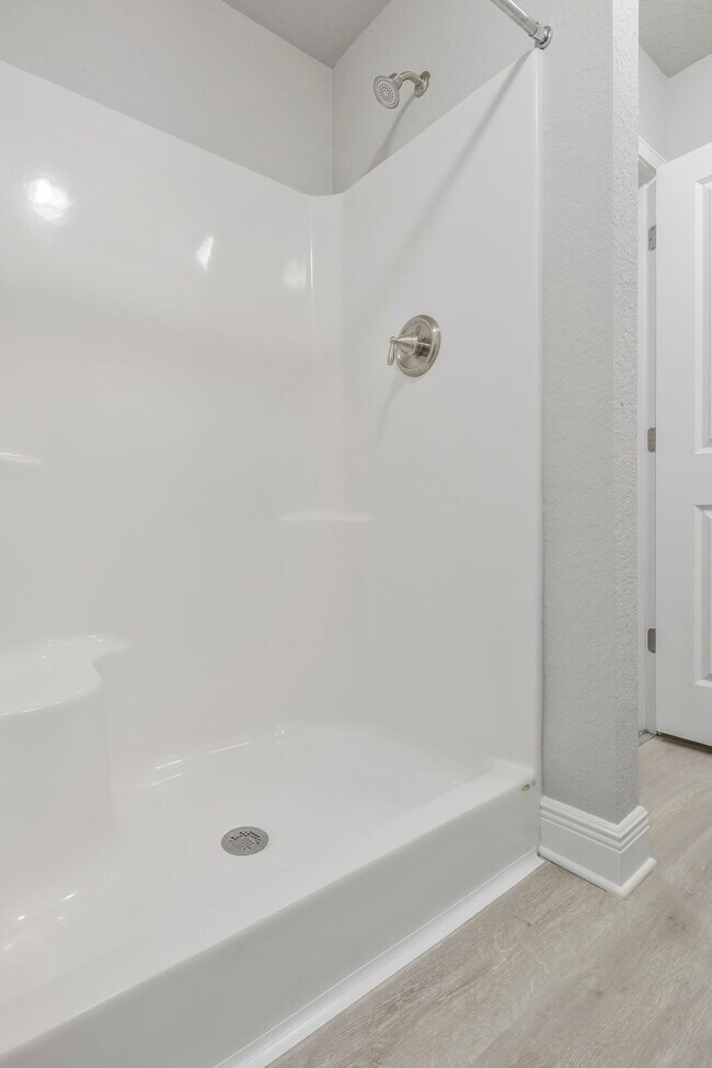 Building Photo - 5402 Parkside Dr