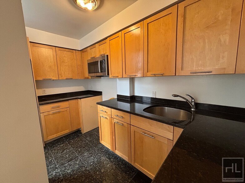 Building Photo - East 79th Street