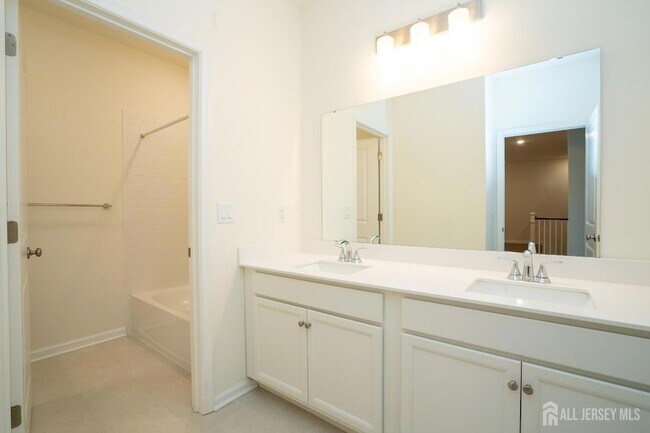Building Photo - 3403 Jordan Dr
