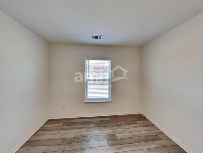 Building Photo - 1246 Treeta Trail