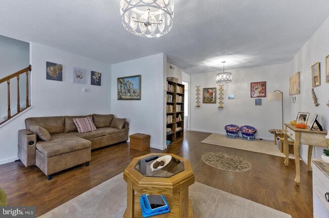 Building Photo - 56 Dover Dr