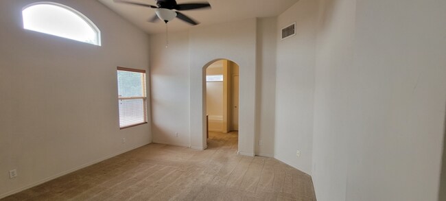 Building Photo - 740 Autumn Meadows Dr