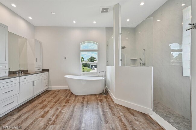 Building Photo - 4231 Crayton Rd