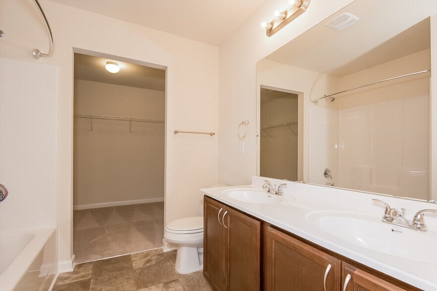 Building Photo - 12047 Quail Dr