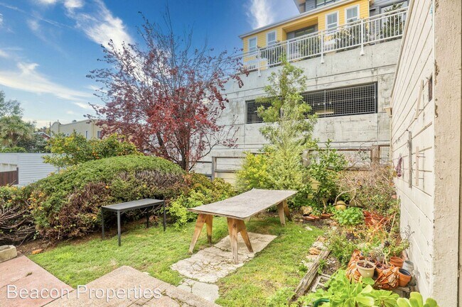 Building Photo - 310 51st St