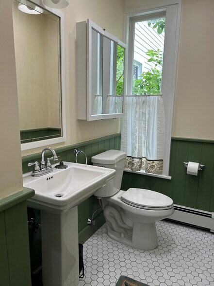 Bathroom - 650 Van Wagner Rd