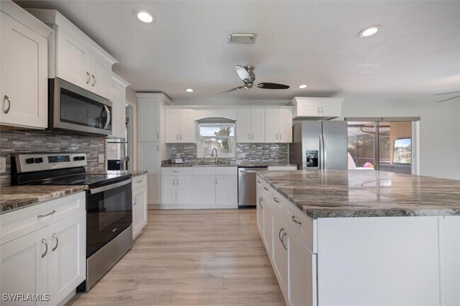 Building Photo - 1346 Beacon Dr