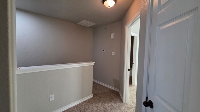 Building Photo - Retreat at Retama Park Townhome