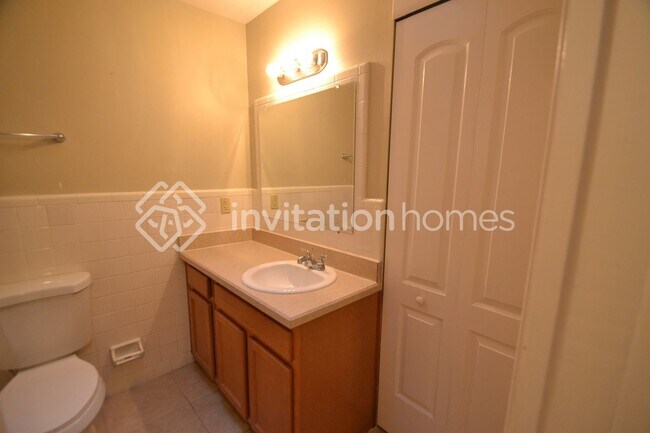 Building Photo - 1500 Overlook Rd