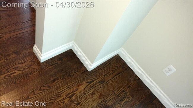 Building Photo - 714 E University Ave