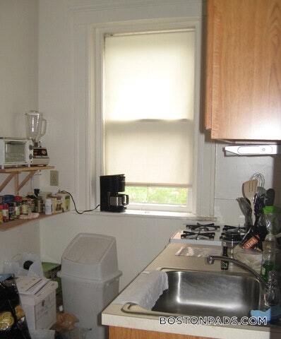 Building Photo - 137 Park Dr