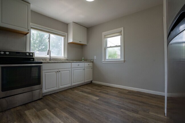 Building Photo - Eastpointe 3 bedroom