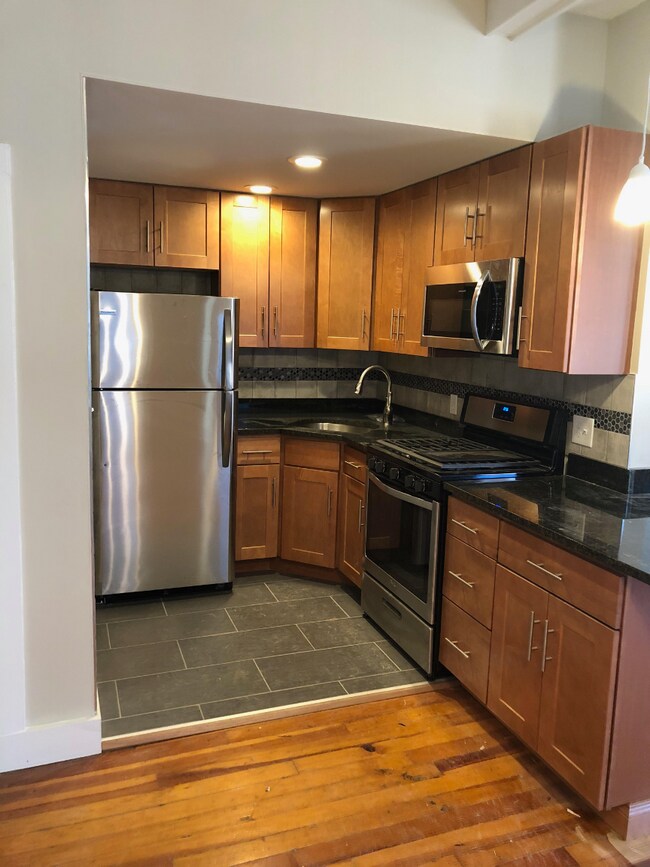 Building Photo - 435 Hanover St