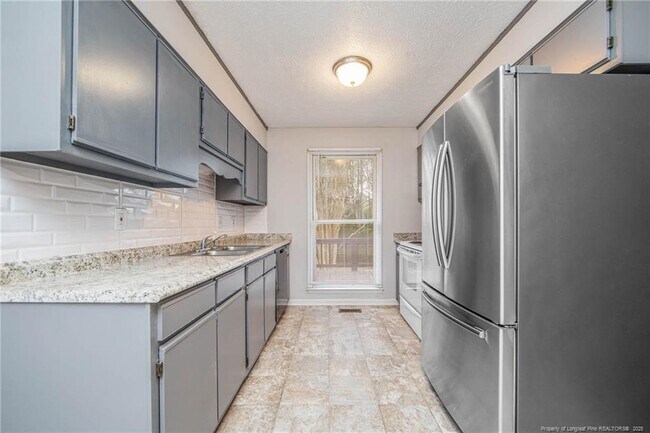 Building Photo - 6577 Green Meadow Ct