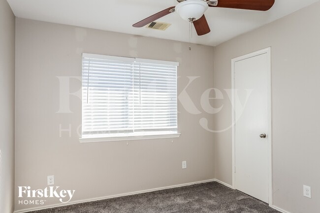 Building Photo - 2110 Nichole Woods Dr