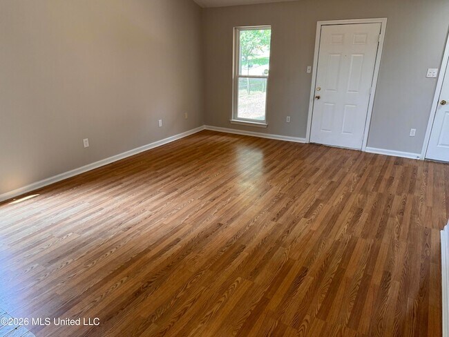 Building Photo - 5628 Kaitlyn Dr E