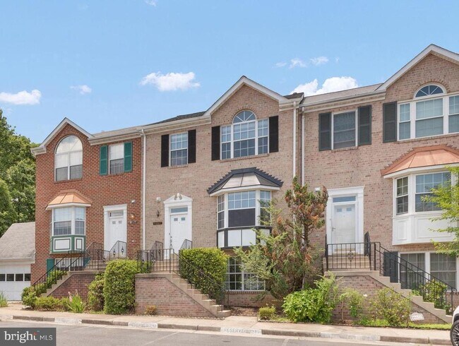 Building Photo - 46613 Silhouette Square