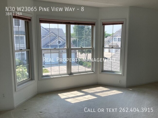 Building Photo - N30 W23065 Pine View Way-8