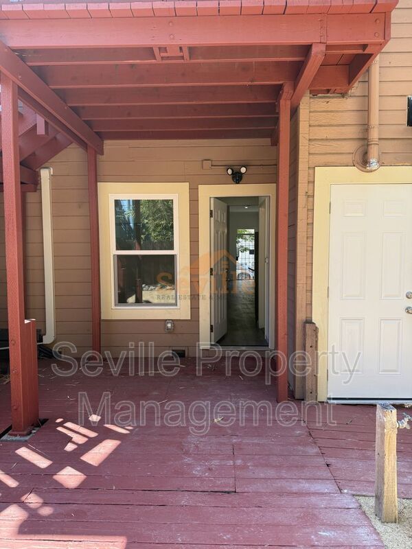 Building Photo - 354 Peralta St