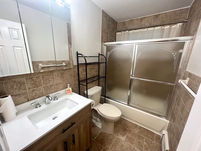 Building Photo - 122 Cortelyou St