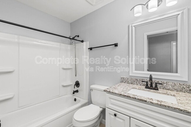 Building Photo - 17 Auchly Ln