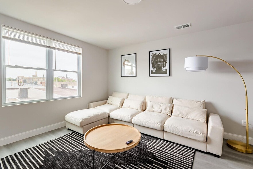 Primary Photo - 1418 S 9th St