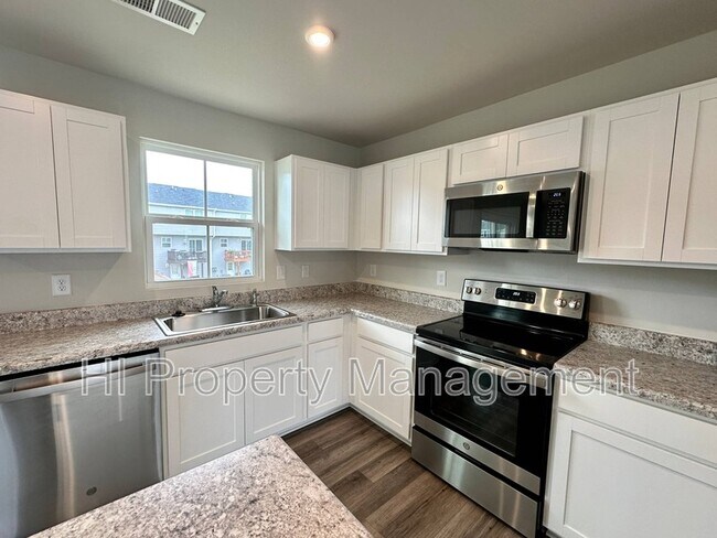 Building Photo - 11 High Pne Trl