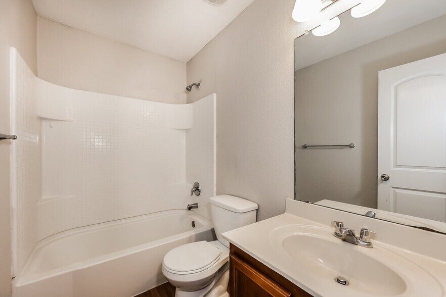 Building Photo - 3512 Cayman Dr