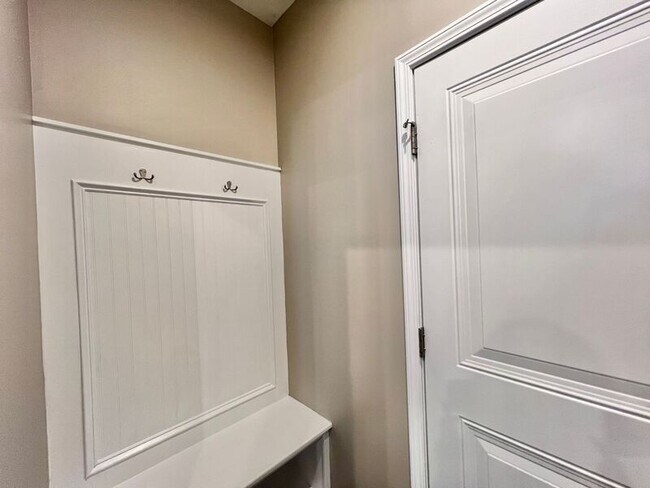 Building Photo - 3613 Water Mist Ln