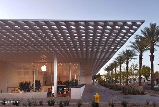 Building Photo - 7436 E Chaparral Rd