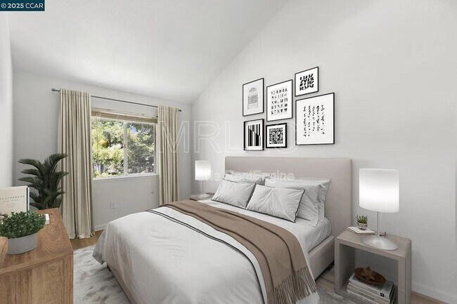 Building Photo - 3847 Vineyard Ave