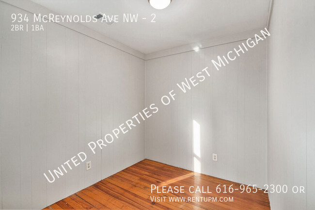 Building Photo - Available Now | 2 Bed 1 Bath Apartment in ...