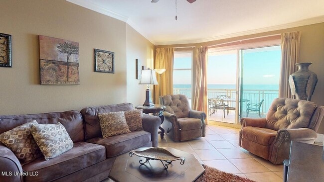 Building Photo - 2228 Beach Dr