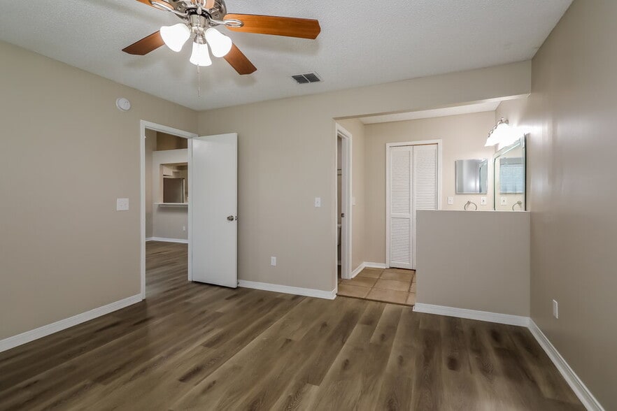 Building Photo - 4176 Rollingwood Ct