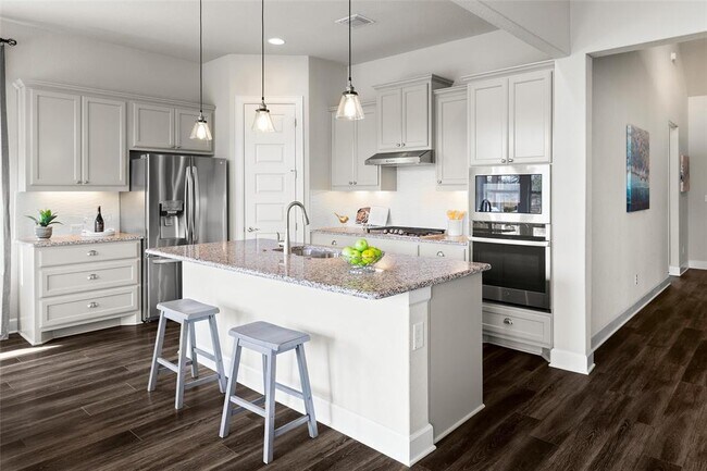 Building Photo - 132 Village Oak Dr