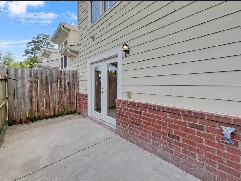 Building Photo - 1034 Wildwood Dr