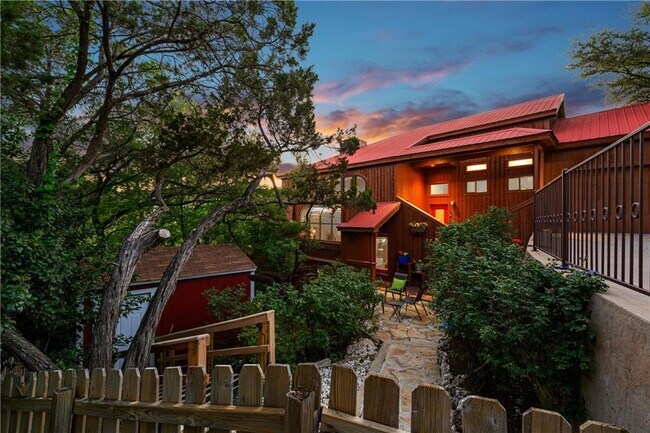 Building Photo - 10108 Talleyran Dr
