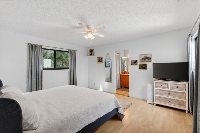 Building Photo - 22380 Pineapple Walk Dr